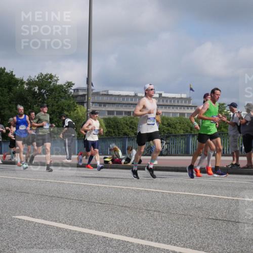 29.06.2025 - hella hamburg halbmarathon Luisa Fischer http://msf.ph/oto/8447431 29.06.2025 09:47:47 Kennedybrücke 467, 10017, 1675, 8177, 7481, 17151, 2689, 4129, 4679, 4698, 4749, 6358, 7481, 8190, 9634, 10017 meine-sportfotos.de