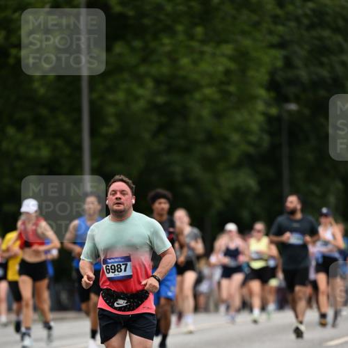 29.06.2025 - hella hamburg halbmarathon Dr. Thomas Lammeyer http://msf.ph/oto/8447435 29.06.2025 10:58:39 Kennedybrücke 2372, 2600, 2761, 3187, 3249, 3364, 4039, 4323, 4685, 4720, 4838, 5309, 5856, 5933, 6468, 6583, 6987, 7614, 7670, 7946, 7986, 9130, 9138, 9503, 9771, 10207, 11354 meine-sportfotos.de