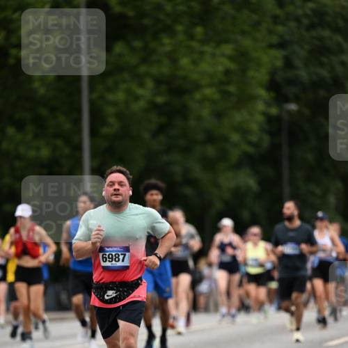 29.06.2025 - hella hamburg halbmarathon Dr. Thomas Lammeyer http://msf.ph/oto/8447455 29.06.2025 10:58:39 Kennedybrücke 2372, 2600, 2761, 3187, 3249, 3364, 4039, 4323, 4685, 4720, 4838, 5309, 5856, 5933, 6468, 6583, 6987, 7614, 7670, 7946, 7986, 9130, 9138, 9503, 9771, 10207, 11354 meine-sportfotos.de