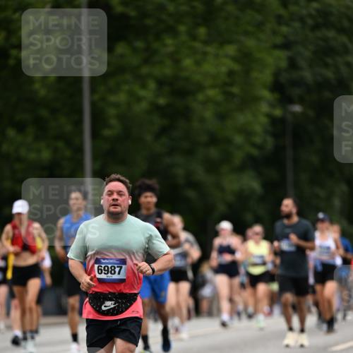 29.06.2025 - hella hamburg halbmarathon Dr. Thomas Lammeyer http://msf.ph/oto/8447460 29.06.2025 10:58:39 Kennedybrücke 2372, 2600, 2761, 3187, 3249, 3364, 4039, 4323, 4685, 4720, 4838, 5309, 5856, 5933, 6468, 6583, 6987, 7614, 7670, 7946, 7986, 9130, 9138, 9503, 9771, 10207, 11354 meine-sportfotos.de