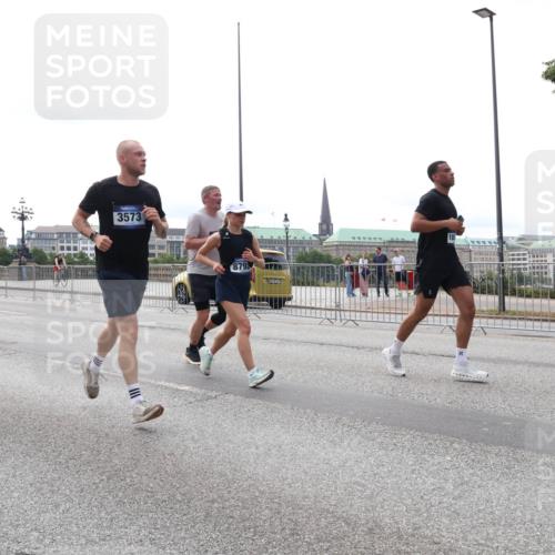 29.06.2025 - hella hamburg halbmarathon Lena Gebhardt http://msf.ph/oto/8447482 29.06.2025 10:30:15 Lombardsbrücke 547, 3573, 8792, 1097, 1547, 1694, 2302, 2699, 2901, 3443, 3573, 3613, 4575, 4580, 4819, 5063, 5322, 6598, 6616, 6626, 8388, 8792, 8941, 9095, 10162, 10880, 11376, 12305, 12349, 12350, 12460, 12461, 12504, 12537, 12687, 12688, 12710, 13031, 13418, 14304, 14421, 15266, 15789, 15938, 16182, 16504, 16601, 16604, 16735, 16769, 16864, 17529, 18046, 18503, 18671 meine-sportfotos.de