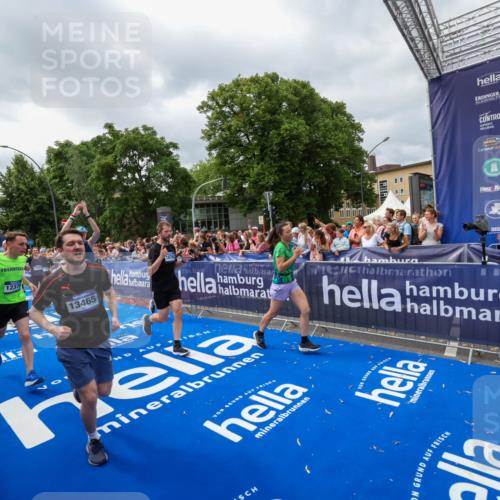 29.06.2025 - hella hamburg halbmarathon Zöllner http://msf.ph/oto/8447483 29.06.2025 10:58:05 Ziel 1200, 1611, 2025, 3093, 3141, 4319, 4579, 6531, 6892, 7189, 8089, 10036, 10408, 11832, 12378, 12773, 13465, 13666, 15090, 15527, 18762 meine-sportfotos.de