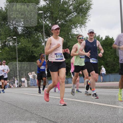 29.06.2025 - hella hamburg halbmarathon Luisa Fischer http://msf.ph/oto/8447489 29.06.2025 10:29:46 Kennedybrücke 9811, 12126, 6159, 4558, 17049, 3617, 1973, 3617, 4267, 4268, 4315, 4358, 5494, 6159, 6637, 8281, 8942, 9811, 10104 meine-sportfotos.de