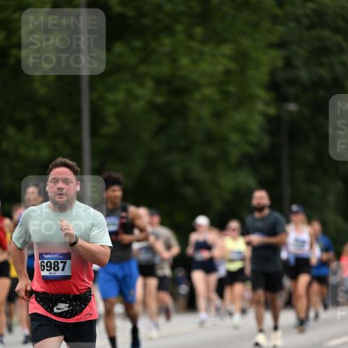 29.06.2025 - hella hamburg halbmarathon Dr. Thomas Lammeyer http://msf.ph/oto/8447546 29.06.2025 10:58:40 Kennedybrücke 2372, 2600, 2761, 3187, 3249, 3364, 4039, 4323, 4685, 4720, 4838, 5309, 5856, 5933, 6468, 6583, 6987, 7614, 7670, 7946, 7986, 9130, 9503, 9771, 10207, 11354 meine-sportfotos.de