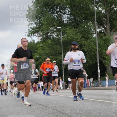 29.06.2025 - hella hamburg halbmarathon Luisa Fischer http://msf.ph/oto/8447550 29.06.2025 10:29:49 Kennedybrücke 10104, 1300, 8281, 306, 5494, 1107, 11110, 9811, 1300, 3617, 4267, 4268, 4315, 4358, 5494, 6159, 8281, 8306, 8674, 8942, 9811, 10104 meine-sportfotos.de