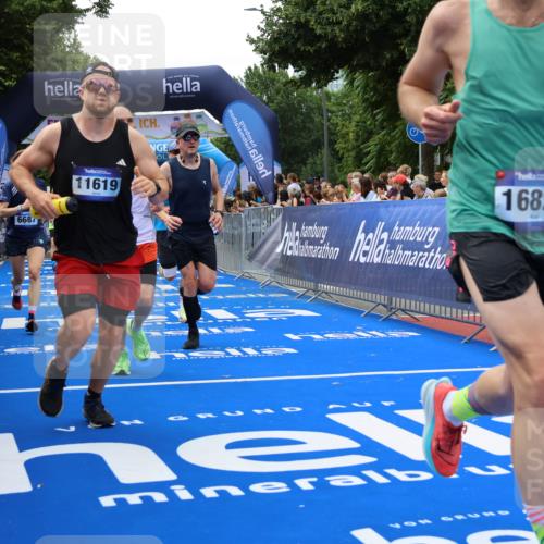 29.06.2025 - hella hamburg halbmarathon Strokosch-Dieckow http://msf.ph/oto/8447559 29.06.2025 10:39:06 Ziel 1164, 1445, 1803, 2262, 3282, 4359, 4759, 6682, 6686, 6687, 11305, 11447, 11619, 12137, 13729, 14311, 15556, 16656, 16820, 17668, 18149, 18547, 18734, 19151 meine-sportfotos.de