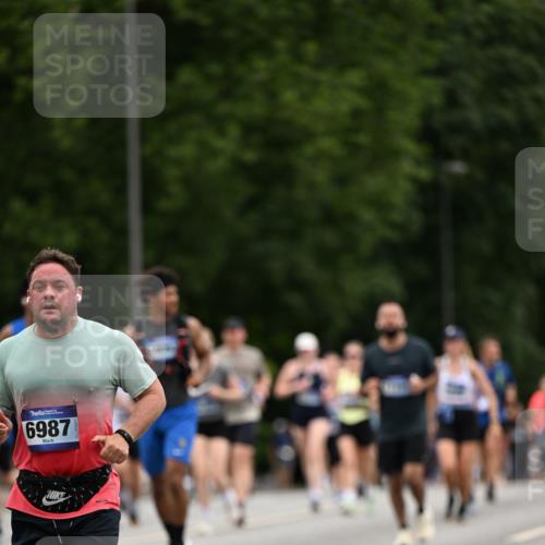 29.06.2025 - hella hamburg halbmarathon Dr. Thomas Lammeyer http://msf.ph/oto/8447581 29.06.2025 10:58:40 Kennedybrücke 2372, 2600, 2761, 3187, 3249, 3364, 4039, 4323, 4685, 4720, 4838, 5309, 5856, 5933, 6468, 6583, 6987, 7614, 7670, 7946, 7986, 9130, 9503, 9771, 10207, 11354 meine-sportfotos.de