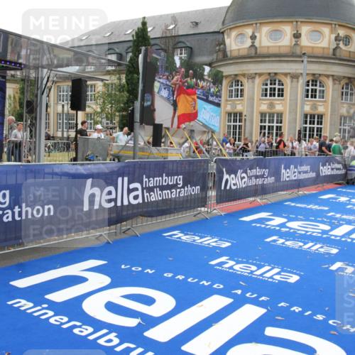 29.06.2025 - hella hamburg halbmarathon Michael Strokosch http://msf.ph/oto/8447582 29.06.2025 10:28:21 Ziel 3075, 7389, 12529, 14140, 16711 meine-sportfotos.de