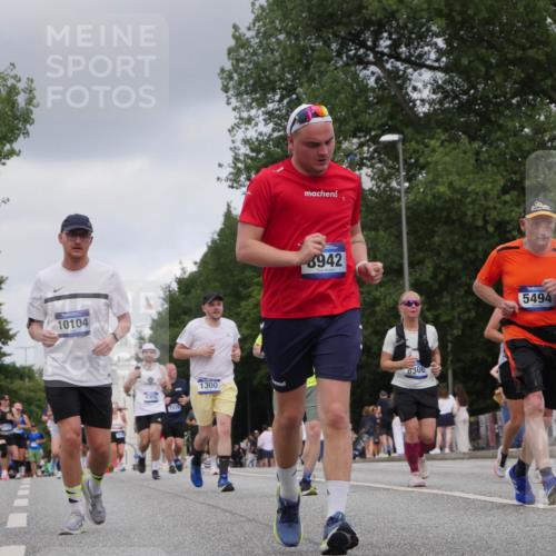29.06.2025 - hella hamburg halbmarathon Luisa Fischer http://msf.ph/oto/8447590 29.06.2025 10:29:51 Kennedybrücke 10104, 8942, 1300, 8306, 5494, 1300, 4267, 4268, 4315, 5494, 6159, 8281, 8306, 8674, 8942, 9811, 10104 meine-sportfotos.de