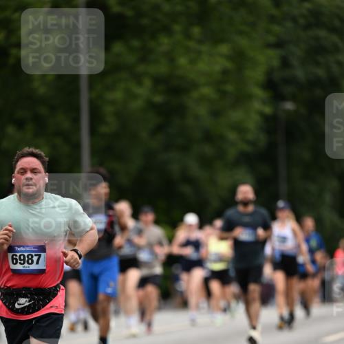 29.06.2025 - hella hamburg halbmarathon Dr. Thomas Lammeyer http://msf.ph/oto/8447598 29.06.2025 10:58:40 Kennedybrücke 2372, 2600, 2761, 3187, 3249, 3364, 4039, 4323, 4685, 4720, 4838, 5309, 5856, 5933, 6468, 6583, 6987, 7614, 7670, 7946, 7986, 9130, 9503, 9771, 10207, 11354 meine-sportfotos.de