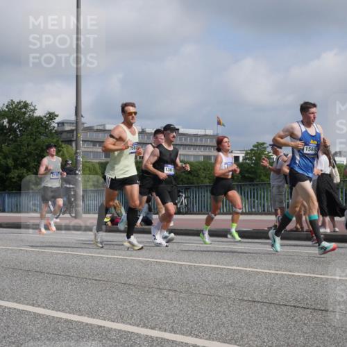 29.06.2025 - hella hamburg halbmarathon Luisa Fischer http://msf.ph/oto/8447614 29.06.2025 09:47:52 Kennedybrücke 8190, 1582, 1361, 412, 15887, 1230, 2689, 4129, 4679, 4749, 6358, 7481, 8190, 10017 meine-sportfotos.de