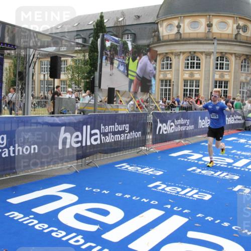 29.06.2025 - hella hamburg halbmarathon Michael Strokosch http://msf.ph/oto/8447622 29.06.2025 10:28:24 Ziel 3075, 12529, 14140, 16711 meine-sportfotos.de