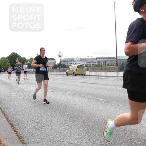 29.06.2025 - hella hamburg halbmarathon Lena Gebhardt http://msf.ph/oto/8447632 29.06.2025 10:30:17 Lombardsbrücke 1097, 1097, 1547, 1647, 1694, 2302, 2699, 2754, 2755, 2901, 3443, 3573, 3613, 4575, 4580, 4819, 5063, 5322, 6598, 6616, 6626, 8388, 8792, 8941, 9095, 10162, 10880, 12305, 12349, 12350, 12460, 12461, 12504, 12537, 12687, 12688, 12710, 13031, 13418, 14304, 14421, 15757, 15789, 15938, 16182, 16504, 16601, 16604, 16735, 16769, 16864, 17529, 18046, 18503, 18671 meine-sportfotos.de
