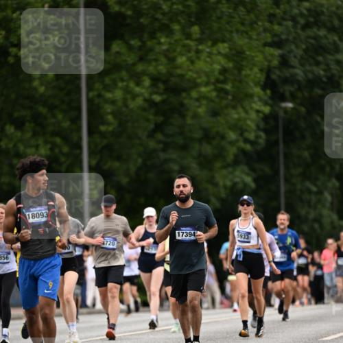 29.06.2025 - hella hamburg halbmarathon Dr. Thomas Lammeyer http://msf.ph/oto/8447721 29.06.2025 10:58:42 Kennedybrücke 2372, 2600, 2761, 3187, 3249, 3364, 4039, 4323, 4685, 4720, 4838, 5309, 5815, 5856, 5933, 6468, 6583, 6987, 7614, 7670, 7874, 7946, 7986, 9130, 9503, 10207, 11354 meine-sportfotos.de