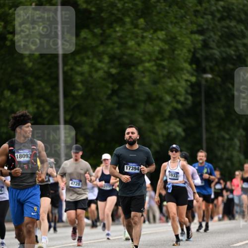 29.06.2025 - hella hamburg halbmarathon Dr. Thomas Lammeyer http://msf.ph/oto/8447730 29.06.2025 10:58:42 Kennedybrücke 2372, 2600, 2761, 3187, 3249, 3364, 4039, 4323, 4685, 4720, 4838, 5309, 5815, 5856, 5933, 6468, 6583, 6987, 7614, 7670, 7874, 7946, 7986, 9130, 9503, 10207, 11354 meine-sportfotos.de