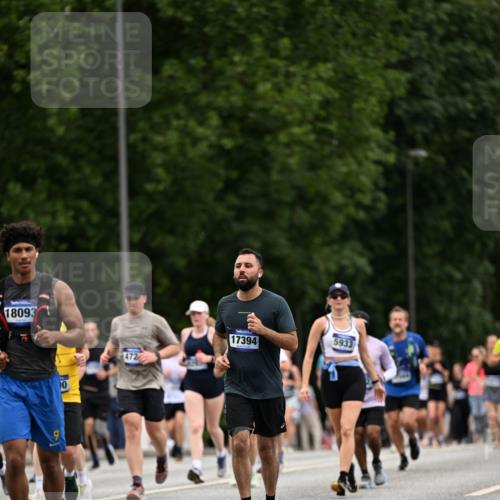 29.06.2025 - hella hamburg halbmarathon Dr. Thomas Lammeyer http://msf.ph/oto/8447756 29.06.2025 10:58:42 Kennedybrücke 2372, 2600, 2761, 3187, 3249, 3364, 4039, 4323, 4685, 4720, 4838, 5309, 5815, 5856, 5933, 6468, 6583, 6987, 7614, 7670, 7874, 7946, 7986, 9130, 9503, 10207, 11354 meine-sportfotos.de