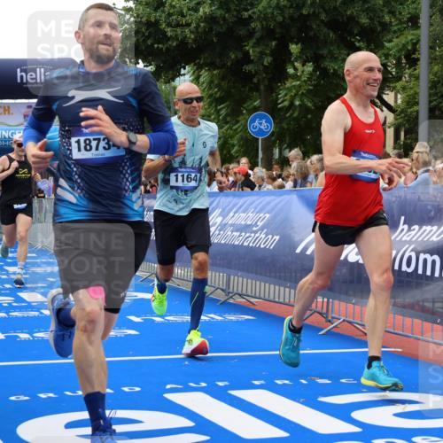 29.06.2025 - hella hamburg halbmarathon Strokosch-Dieckow http://msf.ph/oto/8447772 29.06.2025 10:39:03 Ziel 1164, 1445, 1803, 2262, 3136, 4359, 4759, 6682, 6686, 6687, 11447, 11619, 12137, 15556, 15561, 15873, 16656, 16820, 18149, 18547, 18734, 19151 meine-sportfotos.de