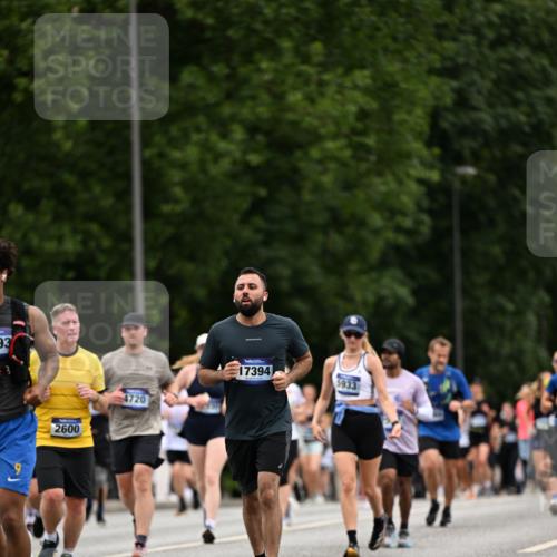 29.06.2025 - hella hamburg halbmarathon Dr. Thomas Lammeyer http://msf.ph/oto/8447800 29.06.2025 10:58:43 Kennedybrücke 1822, 2372, 2600, 2761, 3187, 3249, 3364, 3857, 4039, 4323, 4720, 4838, 5309, 5815, 5856, 5933, 6468, 6583, 6987, 7614, 7670, 7874, 7946, 7986, 9130, 9503, 11354 meine-sportfotos.de