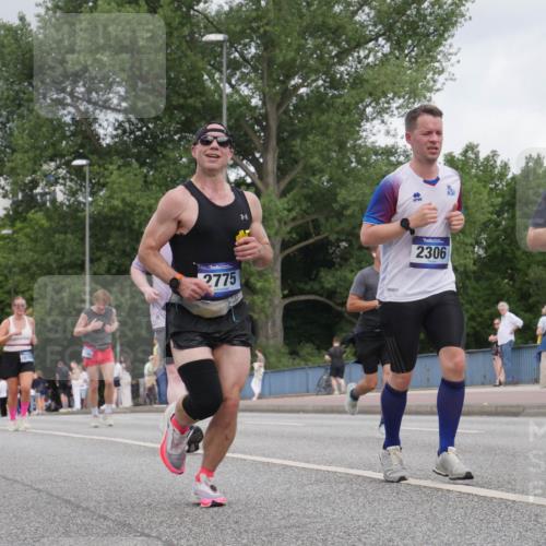 29.06.2025 - hella hamburg halbmarathon Luisa Fischer http://msf.ph/oto/8447846 29.06.2025 10:30:04 Kennedybrücke 1808, 6625, 1678, 2775, 2306, 7929, 2306, 2775, 4844, 6625, 6905, 7929 meine-sportfotos.de