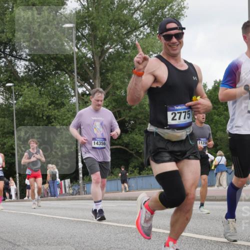 29.06.2025 - hella hamburg halbmarathon Luisa Fischer http://msf.ph/oto/8447863 29.06.2025 10:30:05 Kennedybrücke 6625, 1678, 7300, 14356, 2775, 11256, 2306, 2306, 2775, 4844, 6625, 6905, 7929, 10077 meine-sportfotos.de
