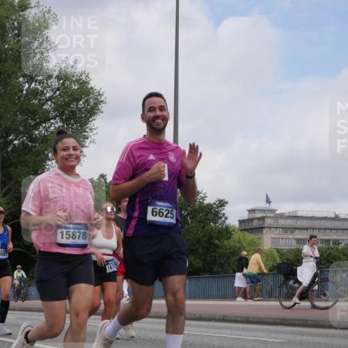 29.06.2025 - hella hamburg halbmarathon Luisa Fischer http://msf.ph/oto/8447899 29.06.2025 10:30:09 Kennedybrücke 18087, 15878, 1670, 6625, 1481, 6625, 7929, 9688, 10077 meine-sportfotos.de