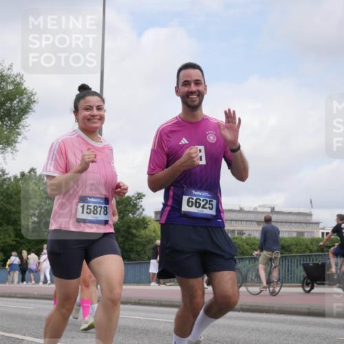29.06.2025 - hella hamburg halbmarathon Luisa Fischer http://msf.ph/oto/8447908 29.06.2025 10:30:10 Kennedybrücke 18087, 15878, 6625, 1481, 6625, 9688, 10077 meine-sportfotos.de