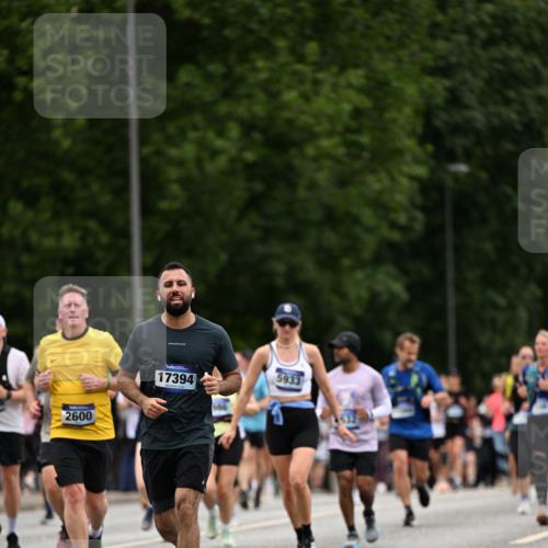 29.06.2025 - hella hamburg halbmarathon Dr. Thomas Lammeyer http://msf.ph/oto/8447909 29.06.2025 10:58:44 Kennedybrücke 1822, 2372, 2600, 2761, 3249, 3364, 3857, 4039, 4323, 4720, 4838, 5309, 5815, 5856, 5933, 6468, 6583, 6987, 7614, 7670, 7874, 7946, 7986, 9130, 9503, 11354 meine-sportfotos.de
