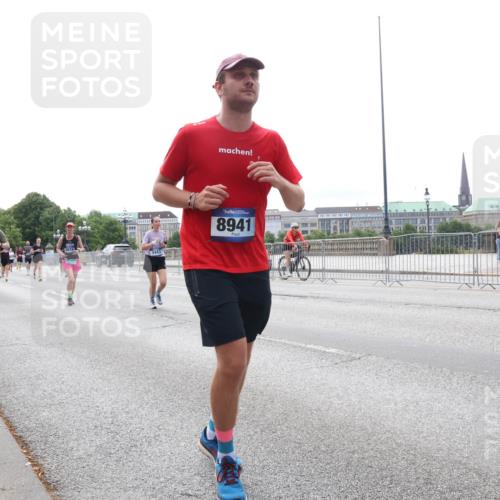 29.06.2025 - hella hamburg halbmarathon Lena Gebhardt http://msf.ph/oto/8447915 29.06.2025 10:30:23 Lombardsbrücke 12504, 8941, 1097, 1547, 1647, 2754, 2755, 2901, 3443, 3573, 3613, 4575, 4819, 5063, 5322, 6344, 6598, 6616, 6626, 7071, 8792, 8941, 10162, 10880, 11984, 12349, 12350, 12460, 12461, 12504, 12537, 12687, 12688, 12710, 13418, 14304, 14421, 15757, 15789, 15938, 16182, 16504, 16601, 16604, 16735, 16769, 16791, 16864, 17529, 18046, 18503, 18671, 18860 meine-sportfotos.de