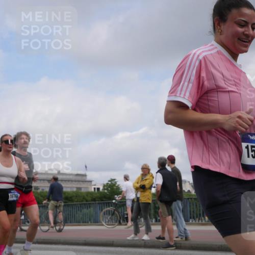 29.06.2025 - hella hamburg halbmarathon Luisa Fischer http://msf.ph/oto/8447927 29.06.2025 10:30:11 Kennedybrücke 1670, 15878, 1481, 6625, 9688, 10077 meine-sportfotos.de