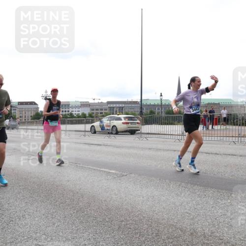 29.06.2025 - hella hamburg halbmarathon Lena Gebhardt http://msf.ph/oto/8447970 29.06.2025 10:30:25 Lombardsbrücke 18671, 12504, 3443, 1097, 1547, 1647, 2569, 2754, 2755, 2901, 3443, 3573, 3613, 4575, 4819, 5063, 5322, 6344, 6598, 6616, 6626, 7071, 7120, 8792, 10162, 10880, 11984, 12349, 12350, 12460, 12461, 12504, 12537, 12687, 12688, 12710, 13418, 14304, 14421, 15757, 15789, 15938, 16182, 16504, 16601, 16604, 16735, 16769, 16791, 16864, 18046, 18362, 18503, 18671, 18795, 18860 meine-sportfotos.de