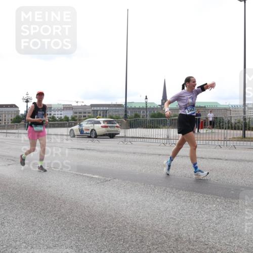 29.06.2025 - hella hamburg halbmarathon Lena Gebhardt http://msf.ph/oto/8447987 29.06.2025 10:30:25 Lombardsbrücke 12504, 6616, 3443, 1097, 1547, 1647, 2569, 2754, 2755, 2901, 3443, 3573, 3613, 4575, 4819, 5063, 5322, 6344, 6598, 6616, 6626, 7071, 7120, 8792, 10162, 10880, 11984, 12349, 12350, 12460, 12461, 12504, 12537, 12687, 12688, 12710, 13418, 14304, 14421, 15757, 15789, 15938, 16182, 16504, 16601, 16604, 16735, 16769, 16791, 16864, 18046, 18362, 18503, 18671, 18795, 18860 meine-sportfotos.de
