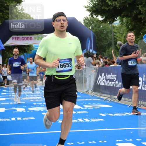 29.06.2025 - hella hamburg halbmarathon Strokosch-Dieckow http://msf.ph/oto/8448009 29.06.2025 10:48:49 Ziel 1094, 1884, 1892, 2442, 3213, 7067, 9482, 9661, 11519, 12421, 12533, 12534, 13009, 13976, 15309, 16653, 17007, 18873 meine-sportfotos.de