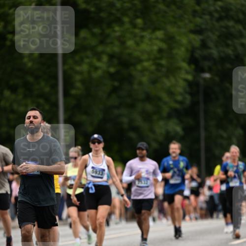 29.06.2025 - hella hamburg halbmarathon Dr. Thomas Lammeyer http://msf.ph/oto/8448010 29.06.2025 10:58:44 Kennedybrücke 1822, 2372, 2600, 2761, 3249, 3364, 3857, 4039, 4323, 4720, 4838, 5309, 5815, 5856, 5933, 6468, 6583, 6987, 7614, 7670, 7874, 7946, 7986, 9130, 9503, 11354 meine-sportfotos.de