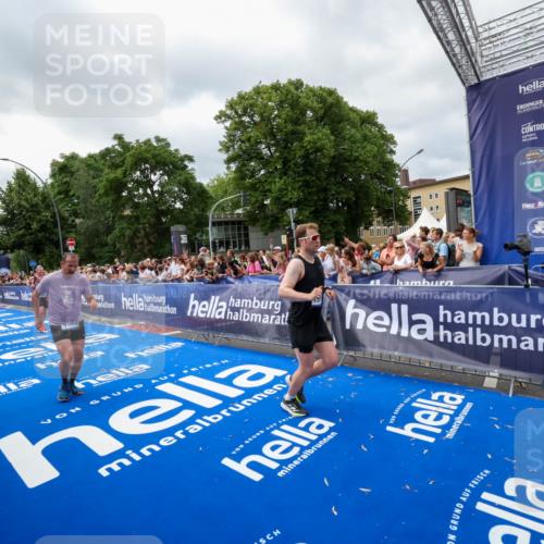 29.06.2025 - hella hamburg halbmarathon Zöllner http://msf.ph/oto/8448019 29.06.2025 10:58:14 Ziel 1563, 2907, 4426, 6104, 8290, 10408, 13666, 14631, 15125, 15189, 18068 meine-sportfotos.de