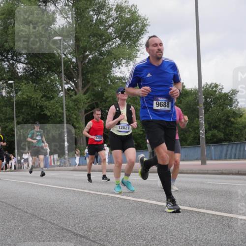 29.06.2025 - hella hamburg halbmarathon Luisa Fischer http://msf.ph/oto/8448035 29.06.2025 10:30:20 Kennedybrücke 40158, 15027, 14206, 12827, 9688, 2045, 3389, 6214, 9688, 10158 meine-sportfotos.de