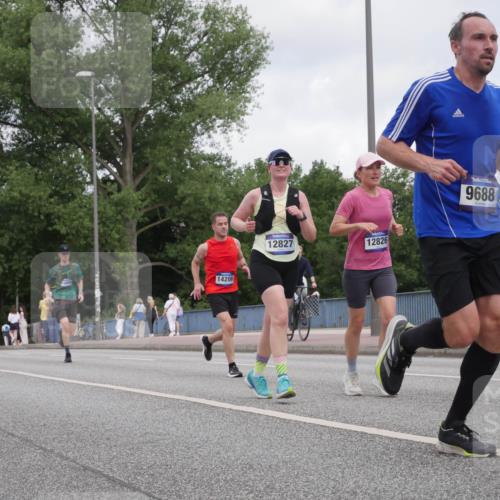 29.06.2025 - hella hamburg halbmarathon Luisa Fischer http://msf.ph/oto/8448041 29.06.2025 10:30:20 Kennedybrücke 15027, 10158, 14206, 12827, 12826, 9688, 2045, 3389, 6214, 9688, 10158 meine-sportfotos.de