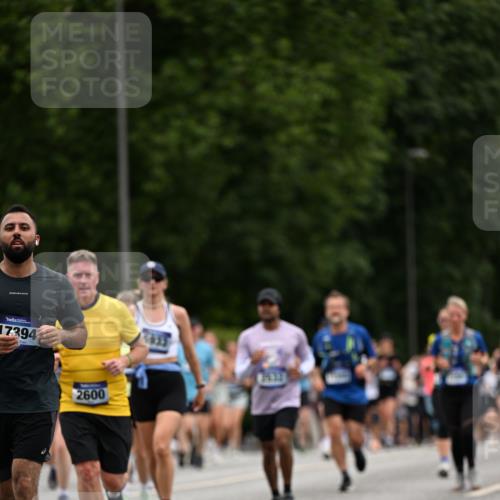 29.06.2025 - hella hamburg halbmarathon Dr. Thomas Lammeyer http://msf.ph/oto/8448059 29.06.2025 10:58:45 Kennedybrücke 1822, 2372, 2600, 2761, 3249, 3364, 3857, 4039, 4323, 4720, 4838, 5309, 5815, 5856, 5933, 6468, 6583, 6987, 7614, 7670, 7874, 7946, 7986, 9130, 9503, 11354 meine-sportfotos.de