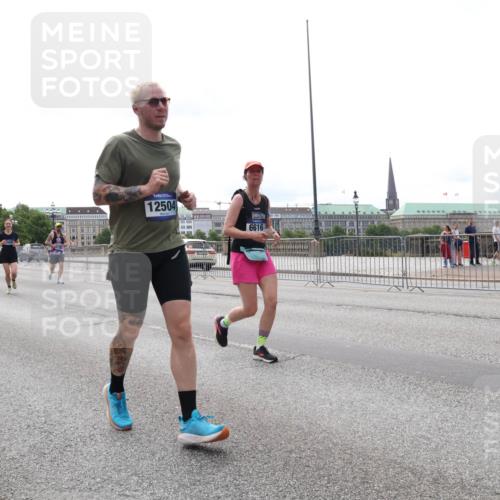 29.06.2025 - hella hamburg halbmarathon Lena Gebhardt http://msf.ph/oto/8448060 29.06.2025 10:30:26 Lombardsbrücke 18671, 12504, 6616, 1097, 1547, 1647, 2569, 2754, 2755, 2901, 3443, 3573, 3613, 4575, 4819, 5063, 5322, 6344, 6598, 6616, 6626, 7071, 7120, 8792, 10162, 10880, 11984, 12349, 12350, 12460, 12461, 12504, 12537, 12687, 12688, 12710, 13418, 14216, 14304, 14421, 15757, 15789, 15938, 16182, 16504, 16601, 16604, 16735, 16769, 16791, 16864, 18046, 18362, 18503, 18671, 18795, 18860 meine-sportfotos.de