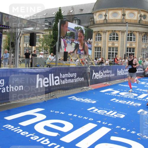 29.06.2025 - hella hamburg halbmarathon Michael Strokosch http://msf.ph/oto/8448081 29.06.2025 10:28:43 Ziel 1953, 3968, 6090, 10222, 15655, 17213 meine-sportfotos.de