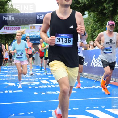 29.06.2025 - hella hamburg halbmarathon Strokosch-Dieckow http://msf.ph/oto/8448097 29.06.2025 10:38:59 Ziel 1164, 1445, 1803, 2262, 2980, 3136, 3783, 4359, 4759, 6682, 6686, 6687, 8958, 11447, 11619, 12137, 13137, 15257, 15561, 15873, 16820, 17722, 18734, 19151 meine-sportfotos.de