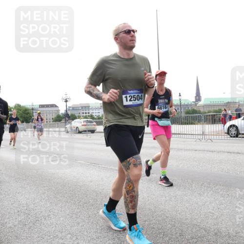 29.06.2025 - hella hamburg halbmarathon Lena Gebhardt http://msf.ph/oto/8448112 29.06.2025 10:30:26 Lombardsbrücke 18671, 12504, 6616, 1097, 1547, 1647, 2569, 2754, 2755, 2901, 3443, 3573, 3613, 4575, 4819, 5063, 5322, 6344, 6598, 6616, 6626, 7071, 7120, 8792, 10162, 10880, 11984, 12349, 12350, 12460, 12461, 12504, 12537, 12687, 12688, 12710, 13418, 14216, 14304, 14421, 15757, 15789, 15938, 16182, 16504, 16601, 16604, 16735, 16769, 16791, 16864, 18046, 18362, 18503, 18671, 18795, 18860 meine-sportfotos.de