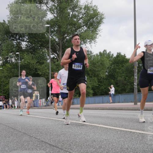 29.06.2025 - hella hamburg halbmarathon Luisa Fischer http://msf.ph/oto/8448133 29.06.2025 10:30:26 Kennedybrücke 18074, 2045, 6214, 165, 3389, 15027, 2045, 3389, 4507, 4509, 5177, 6214, 10158, 10205 meine-sportfotos.de
