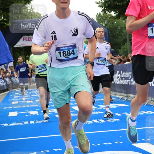 29.06.2025 - hella hamburg halbmarathon Strokosch-Dieckow http://msf.ph/oto/8448142 29.06.2025 10:48:48 Ziel 1094, 1884, 1892, 2442, 7067, 9482, 9661, 11519, 12421, 12533, 13009, 13976, 15309, 15384, 16653, 17007, 18873 meine-sportfotos.de