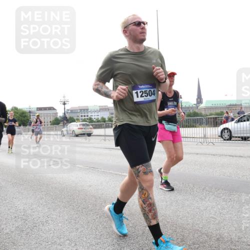 29.06.2025 - hella hamburg halbmarathon Lena Gebhardt http://msf.ph/oto/8448145 29.06.2025 10:30:26 Lombardsbrücke 18671, 12504, 1097, 1547, 1647, 2569, 2754, 2755, 2901, 3443, 3573, 3613, 4575, 4819, 5063, 5322, 6344, 6598, 6616, 6626, 7071, 7120, 8792, 10162, 10880, 11984, 12349, 12350, 12460, 12461, 12504, 12537, 12687, 12688, 12710, 13418, 14216, 14304, 14421, 15757, 15789, 15938, 16182, 16504, 16601, 16604, 16735, 16769, 16791, 16864, 18046, 18362, 18503, 18671, 18795, 18860 meine-sportfotos.de