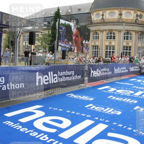 29.06.2025 - hella hamburg halbmarathon Michael Strokosch http://msf.ph/oto/8448179 29.06.2025 10:28:44 Ziel 1953, 3968, 6090, 10222, 15655, 17213, 17428 meine-sportfotos.de