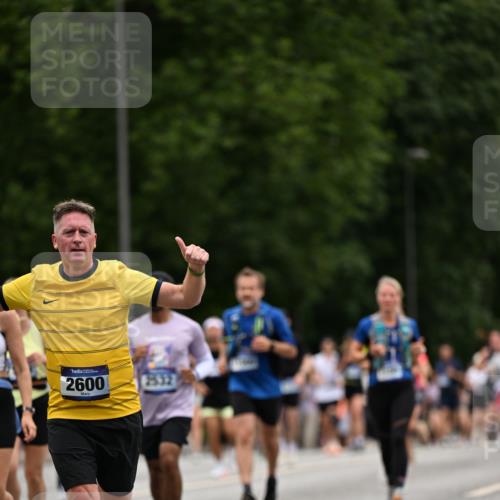 29.06.2025 - hella hamburg halbmarathon Dr. Thomas Lammeyer http://msf.ph/oto/8448223 29.06.2025 10:58:47 Kennedybrücke 1822, 2600, 3249, 3364, 3857, 4039, 4323, 4720, 4838, 5185, 5309, 5815, 5856, 5933, 6468, 6583, 6987, 7670, 7874, 7946, 7986, 9130, 9503, 11354 meine-sportfotos.de
