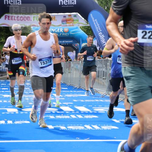 29.06.2025 - hella hamburg halbmarathon Strokosch-Dieckow http://msf.ph/oto/8448228 29.06.2025 10:38:46 Ziel 2296, 2719, 2980, 3783, 4148, 5248, 6684, 8450, 8958, 9264, 9540, 10218, 11055, 11281, 11282, 12772, 13755, 13800, 14093, 15257, 15372, 17722, 18188, 19004 meine-sportfotos.de