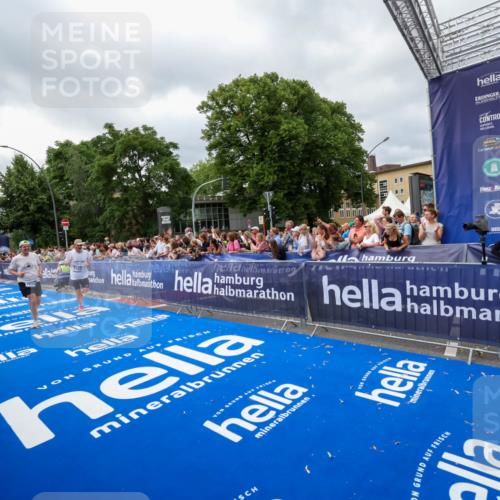 29.06.2025 - hella hamburg halbmarathon Zöllner http://msf.ph/oto/8448251 29.06.2025 10:58:20 Ziel 1595, 4592, 4708, 6104, 6147, 9230, 9485, 11645, 14631, 15434, 18068 meine-sportfotos.de