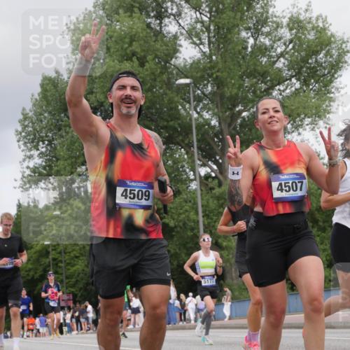 29.06.2025 - hella hamburg halbmarathon Luisa Fischer http://msf.ph/oto/8448257 29.06.2025 10:30:32 Kennedybrücke 05, 4509, 5177, 4507, 12500, 2045, 2643, 4507, 4509, 5177, 5495, 6214, 7314, 7978, 8085, 10205 meine-sportfotos.de