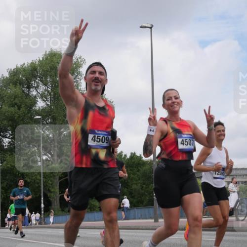29.06.2025 - hella hamburg halbmarathon Luisa Fischer http://msf.ph/oto/8448289 29.06.2025 10:30:32 Kennedybrücke 7314, 4509, 4507, 12500, 2045, 2643, 4507, 4509, 5177, 5495, 6214, 7314, 7978, 8085, 10205 meine-sportfotos.de